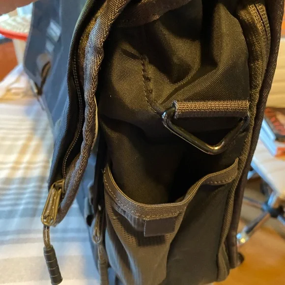 Timbuk2 Black Urban Messenger Bag with Durable Design